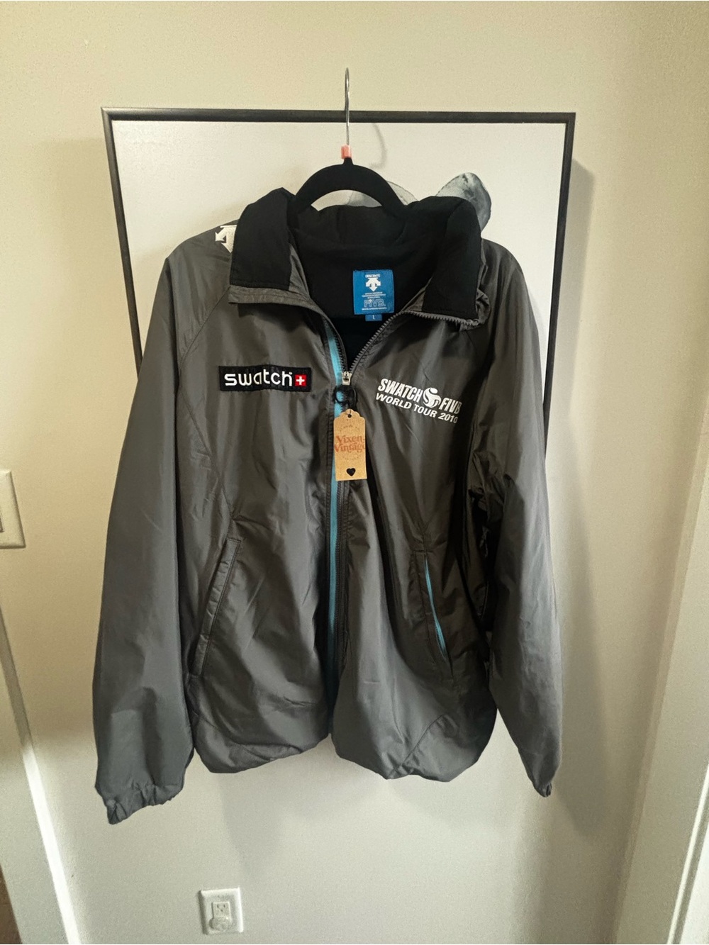 Descente Gray and Black Men's Windbreaker Jacket with Logos